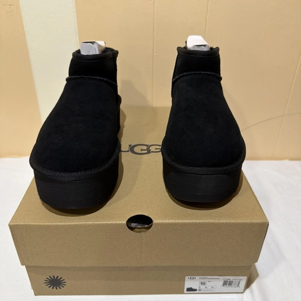 UGG Classic Ultra Mini Platform Women's Boot  Black‎ Size 10 NIB Authentic